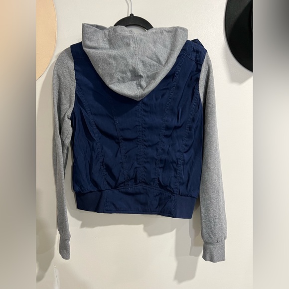 5 for $12 Charolette Russe L Sweater Jacket blue and grey - Picture 2 of 3